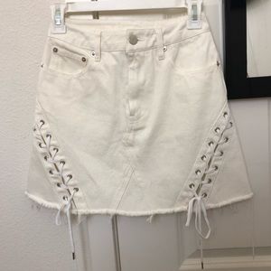 white high waisted skirt